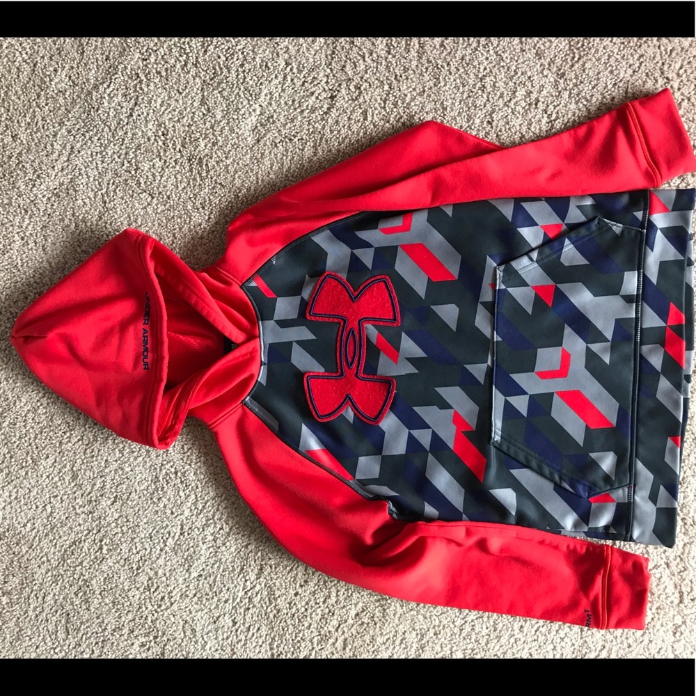 Boys Youth medium under Armour sweatshirt